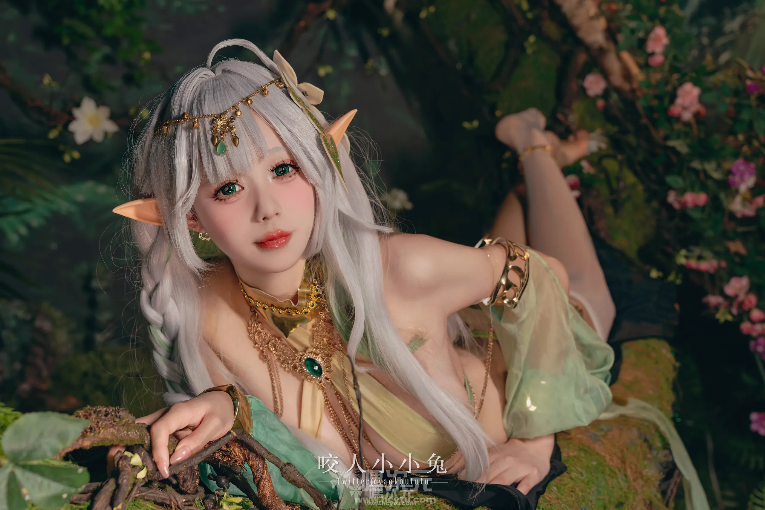 咬人小小兔 被遗忘的大慈树王&大摆锤美女写真图片欣赏