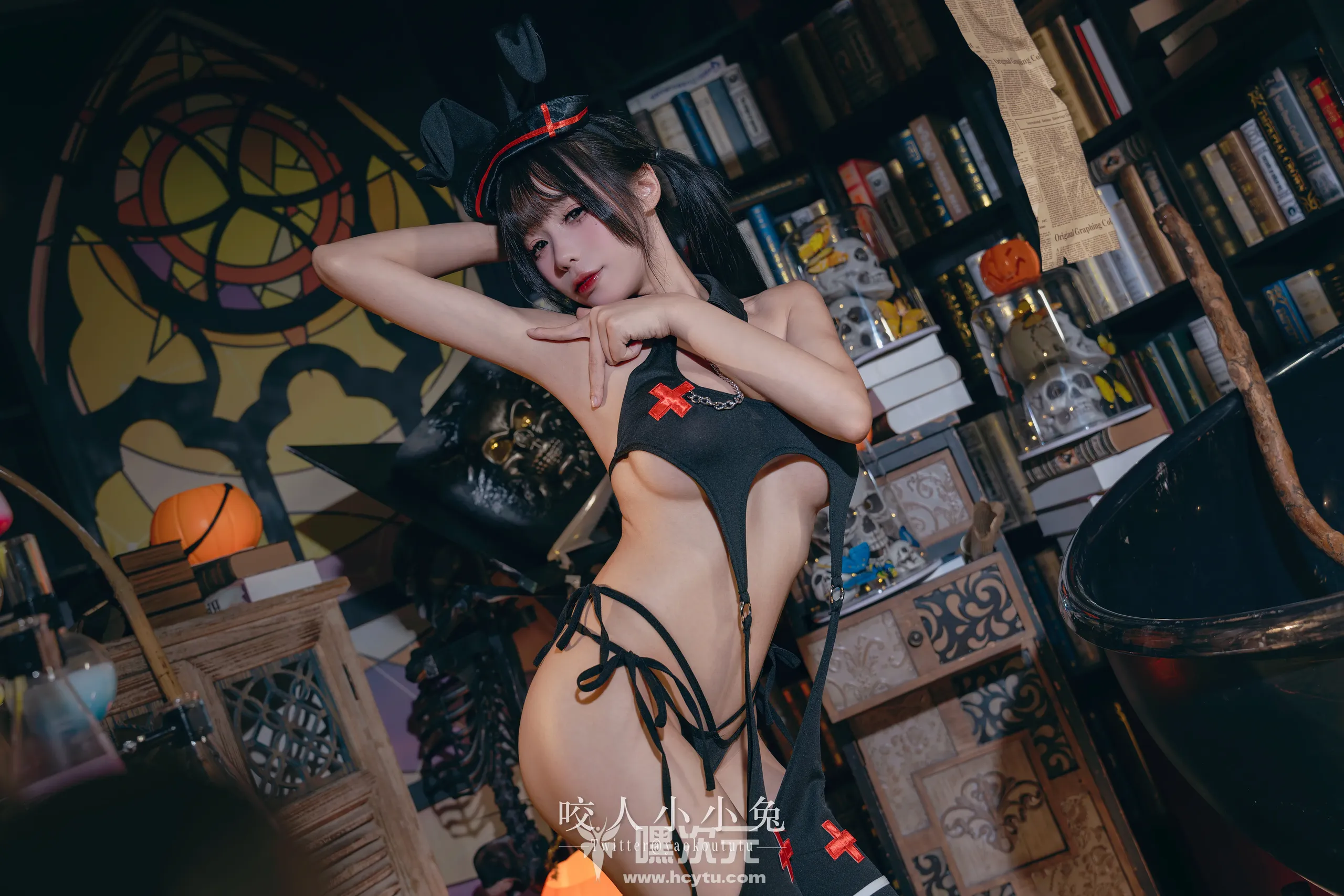 咬人小小兔 十一月T3特典 万圣节看護士美女写真图片欣赏