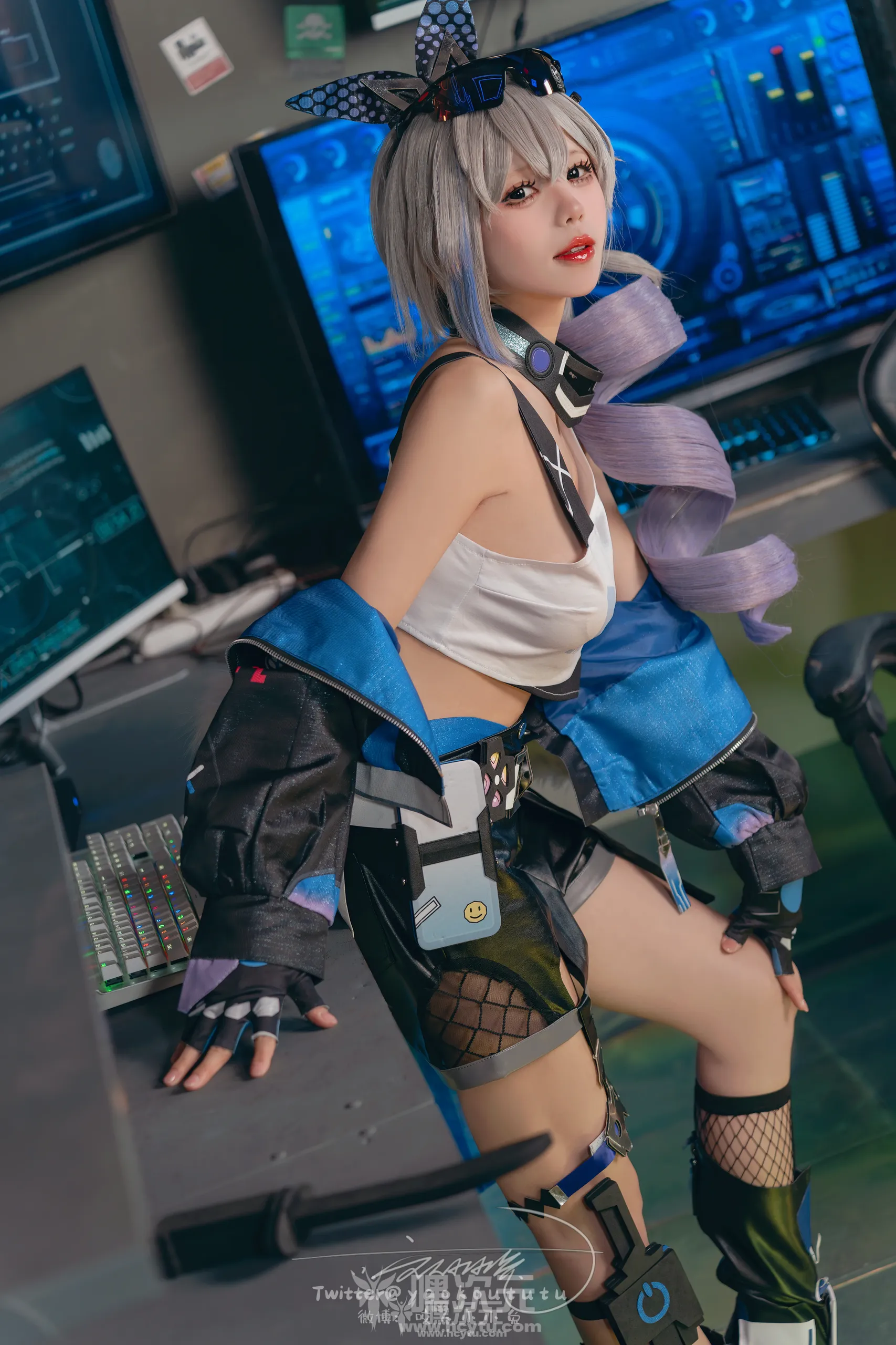 咬人小小兔 『崩铁·银狼』[一月作品][在线欣赏]