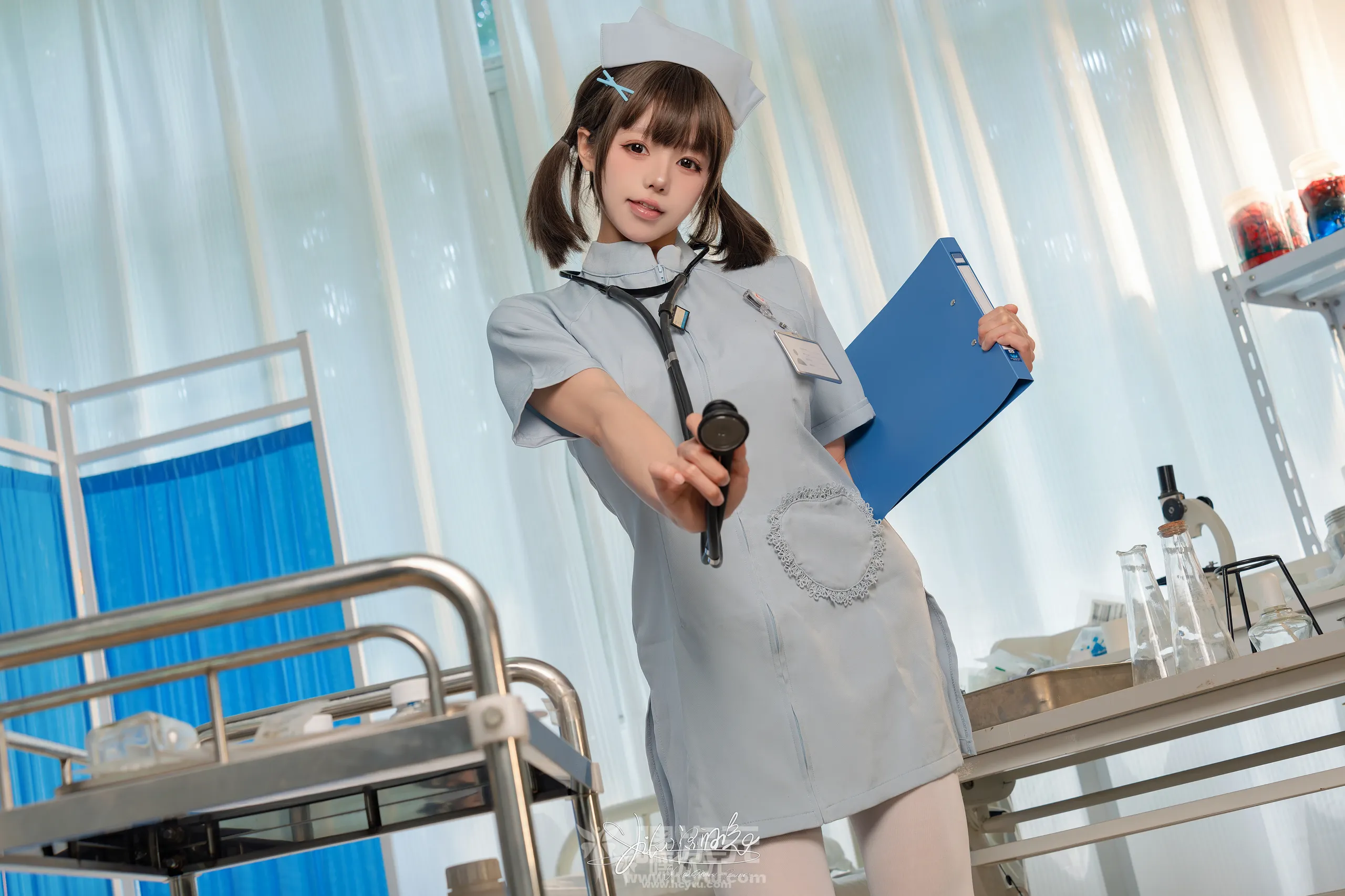 Yiko湿润兔 妄想病栋 你的猫咪8月最新写真图片在线观看