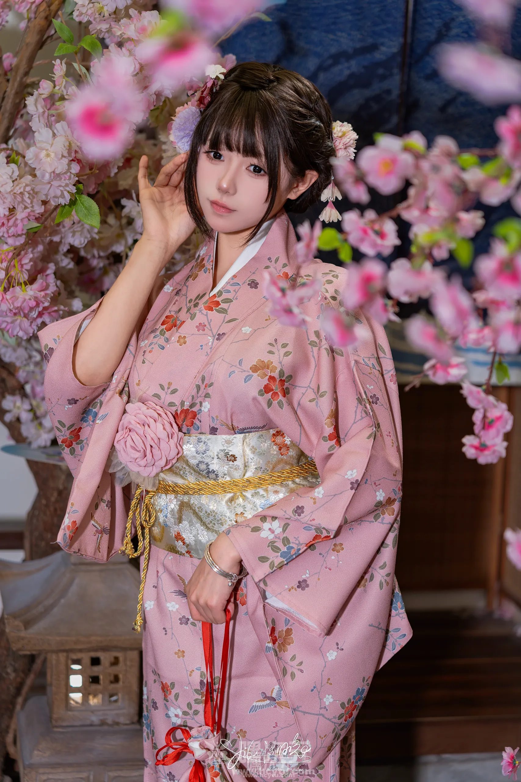 Yiko湿润兔 温泉の女将 燕无歇8月最新写真图片在线观看