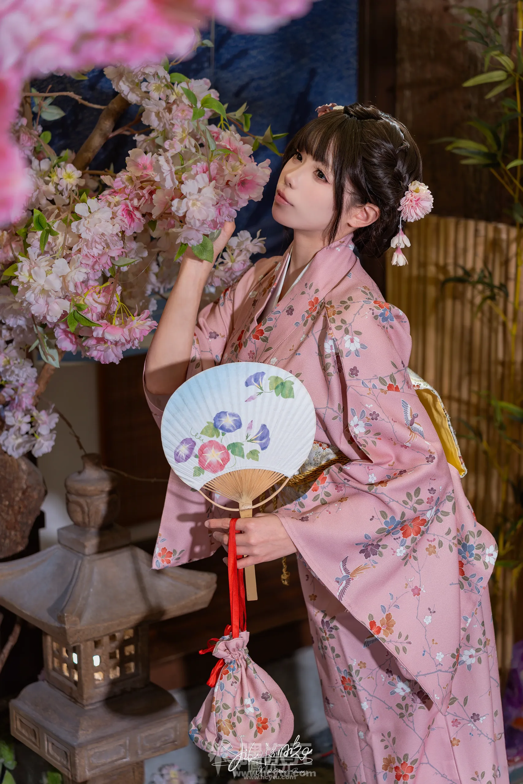 Yiko湿润兔 温泉の女将 燕无歇8月最新写真图片在线观看