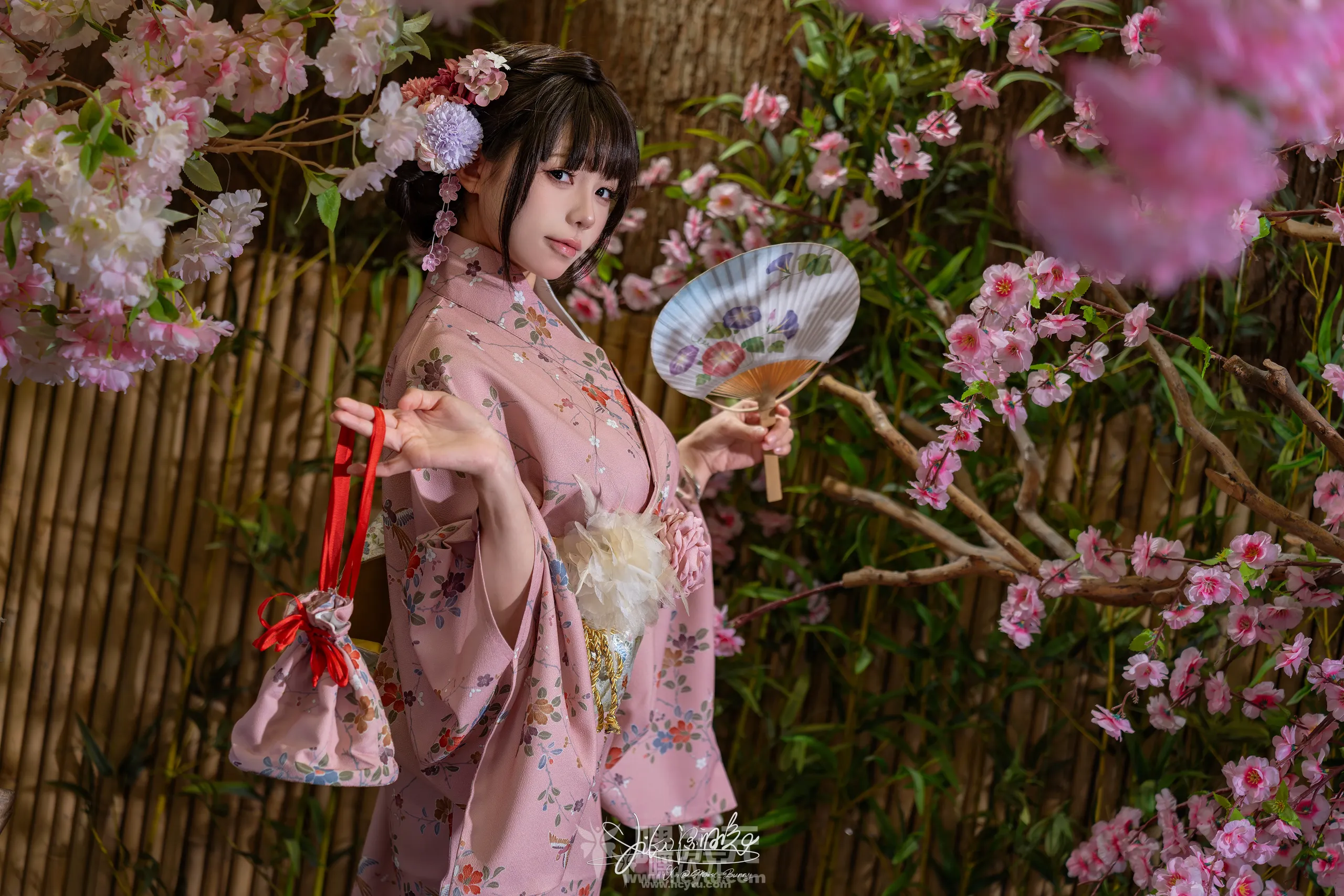 Yiko湿润兔 温泉の女将 燕无歇8月最新写真图片-嘿次元