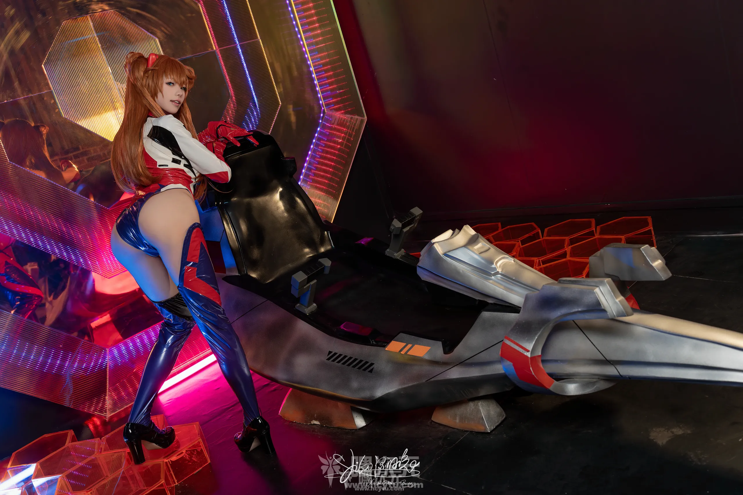 Yiko湿润兔 明日香特殊作战 拾光独白写真图片在线观看