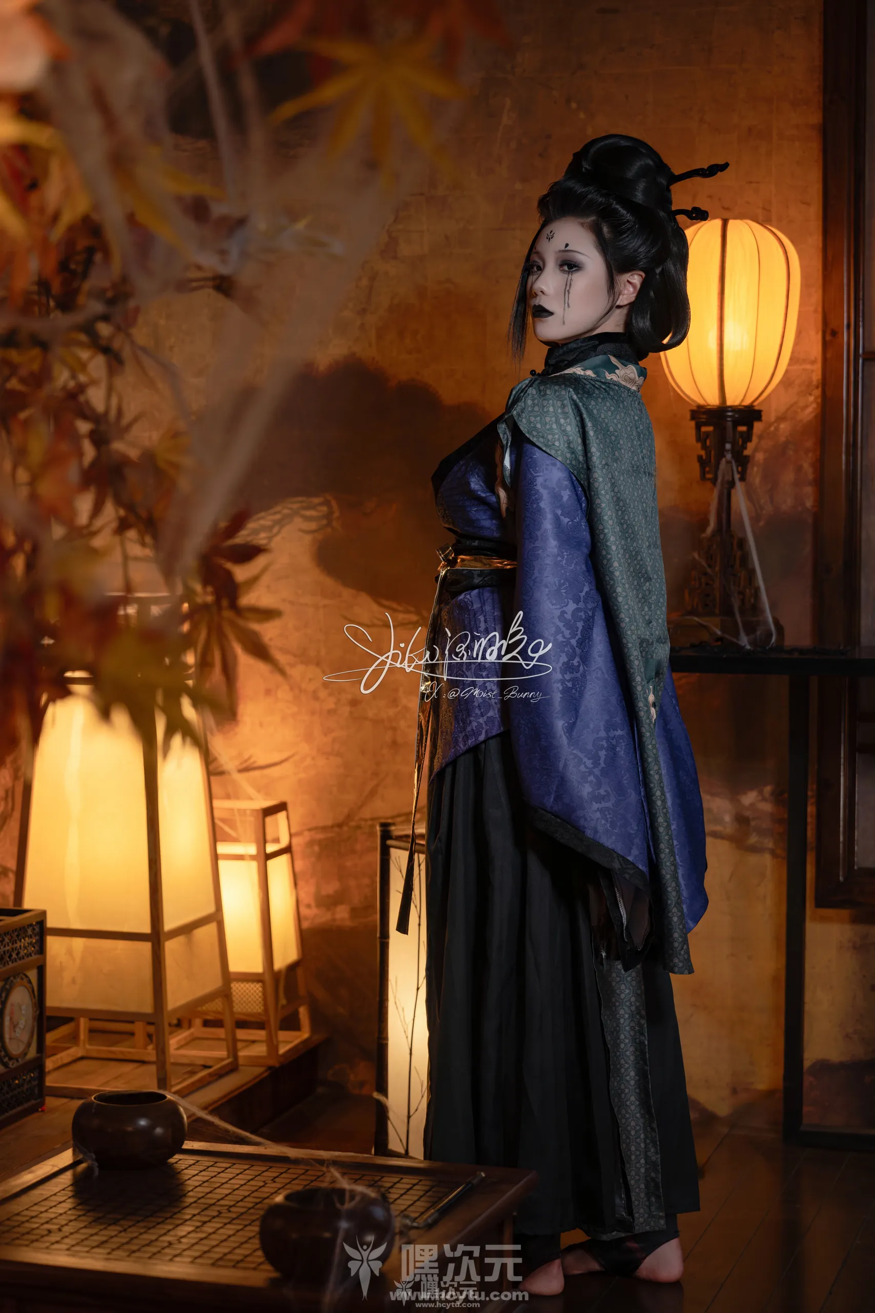 Yiko湿润兔 阁中四妹 无情画最新写真图片在线观看