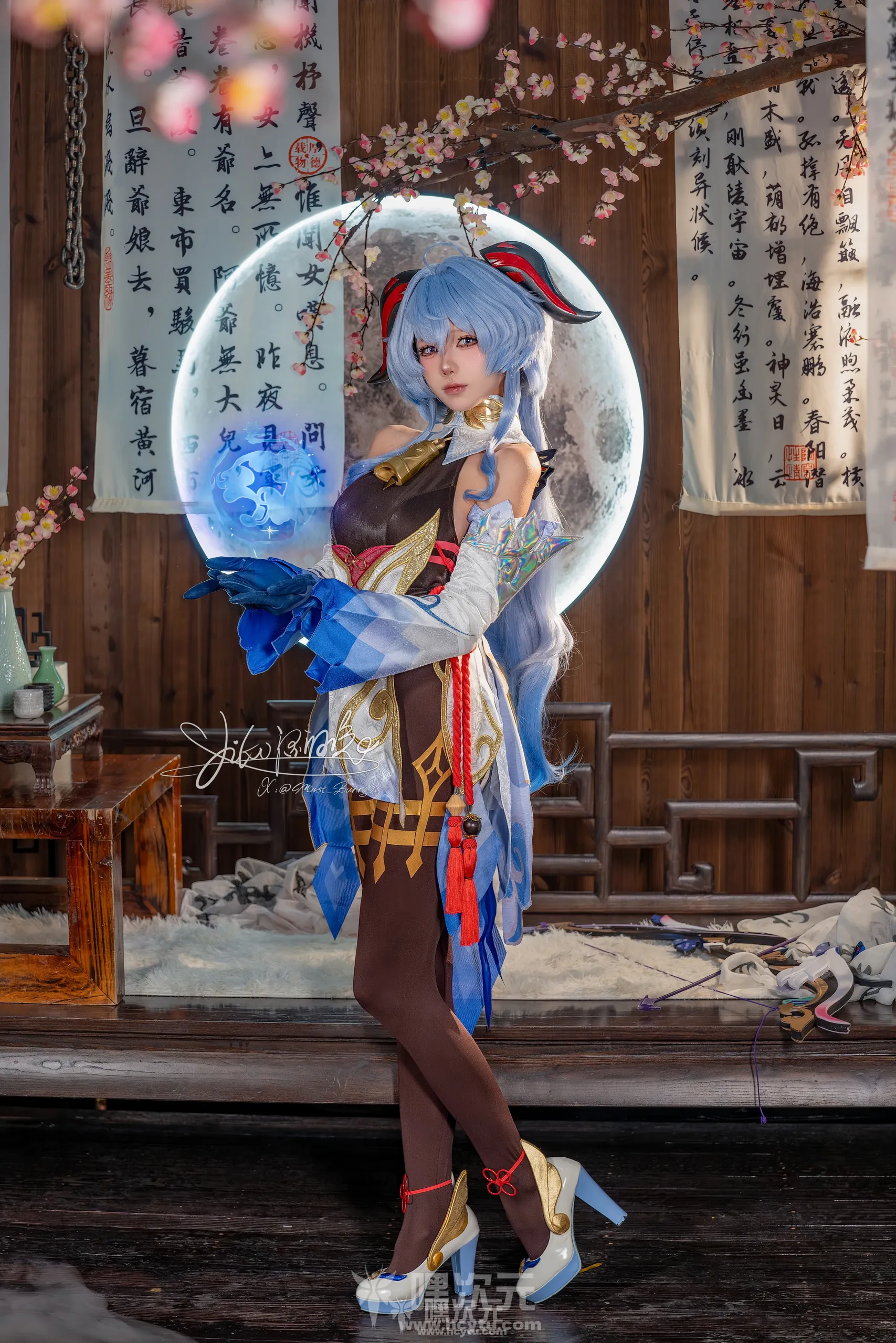 Yiko湿润兔 循循守月-甘雨 洛春赋2024年11月最新写真图片在线观看