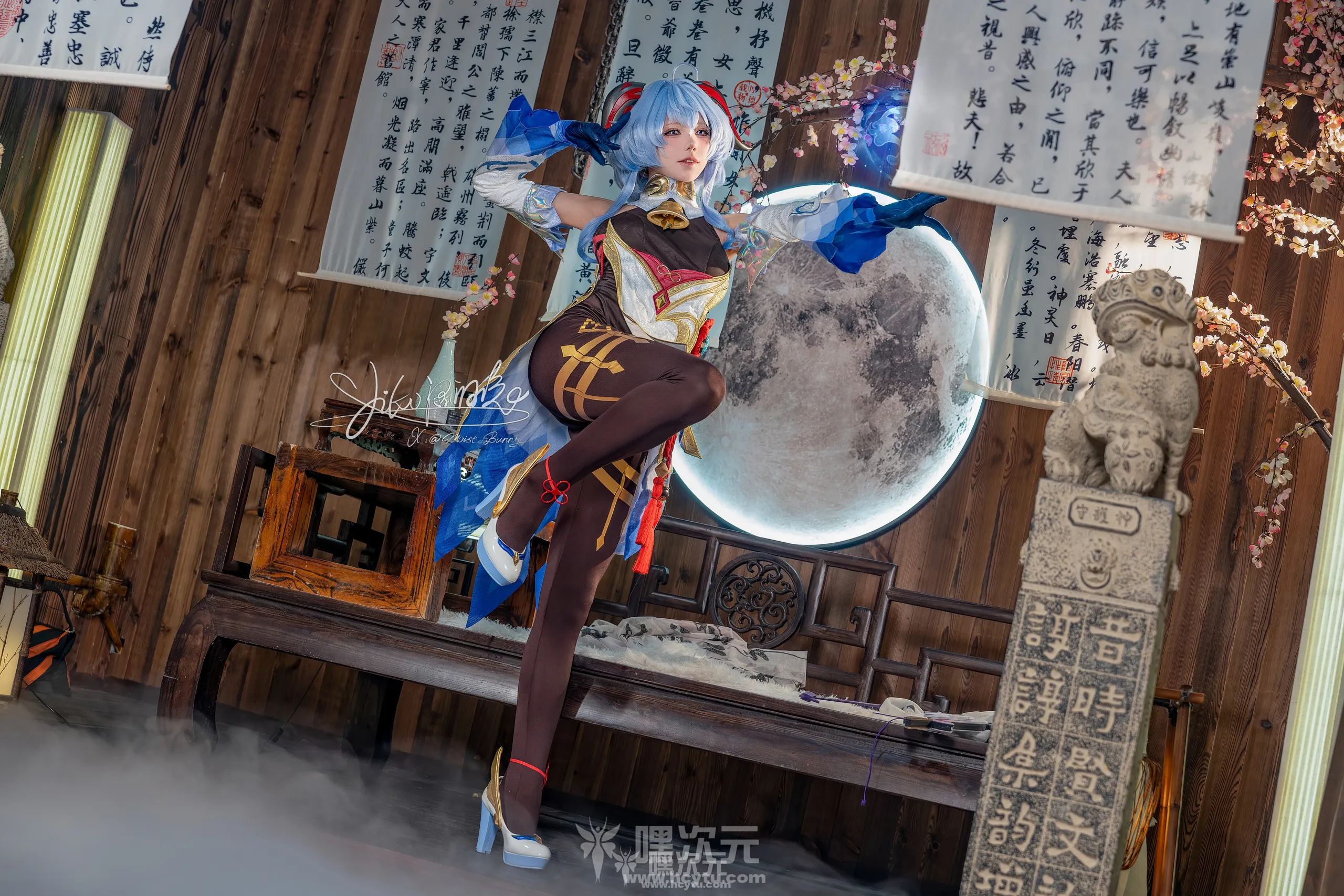 Yiko湿润兔 循循守月-甘雨 洛春赋2024年11月最新写真图片在线观看