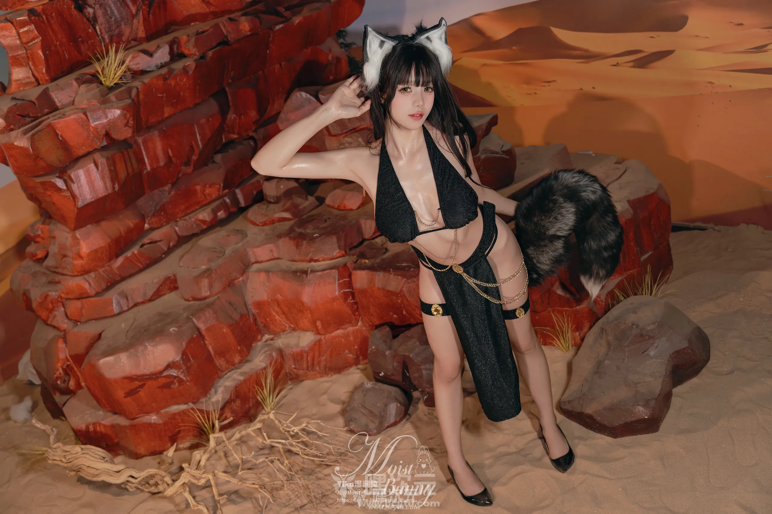 Yiko湿润兔 12月月票特典 狼的诱惑写真图片在线观看