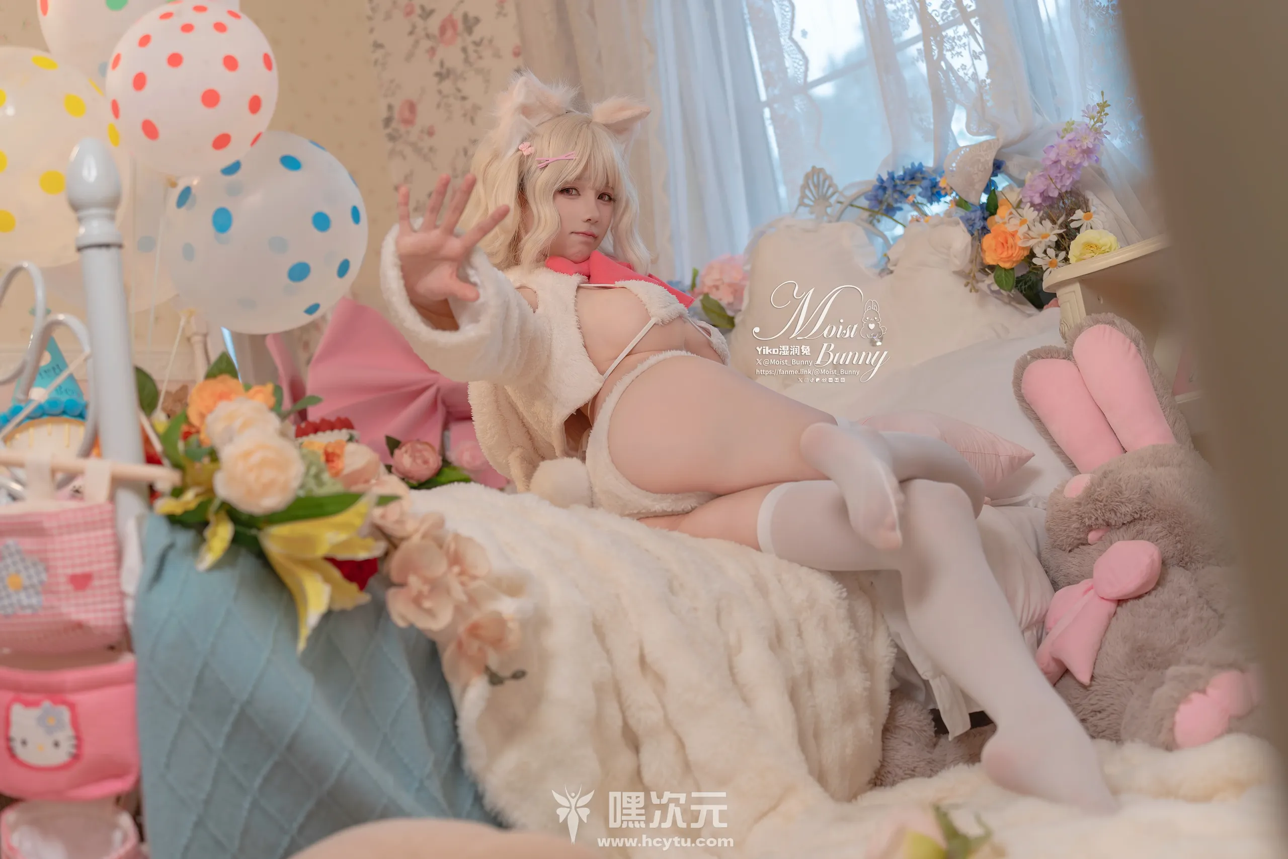 Yiko湿润兔 他的猫写真图片在线观看