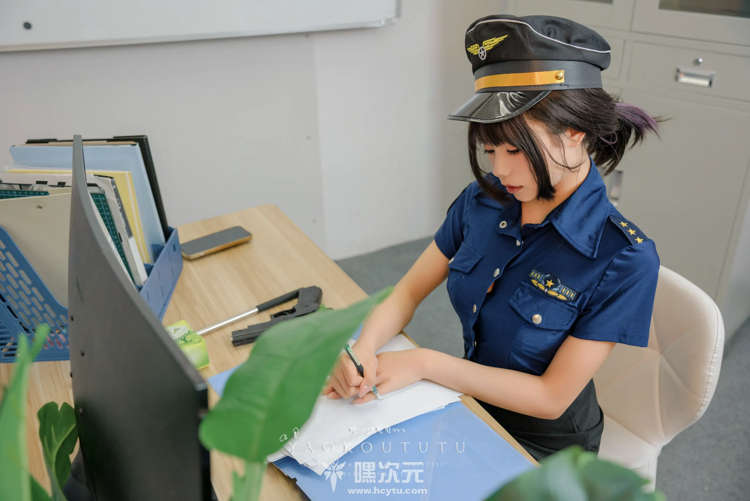 黏黏团子兔 NO.078 七月订阅『乌龙女警』Good-night Kiss 写真图片-嘿次元