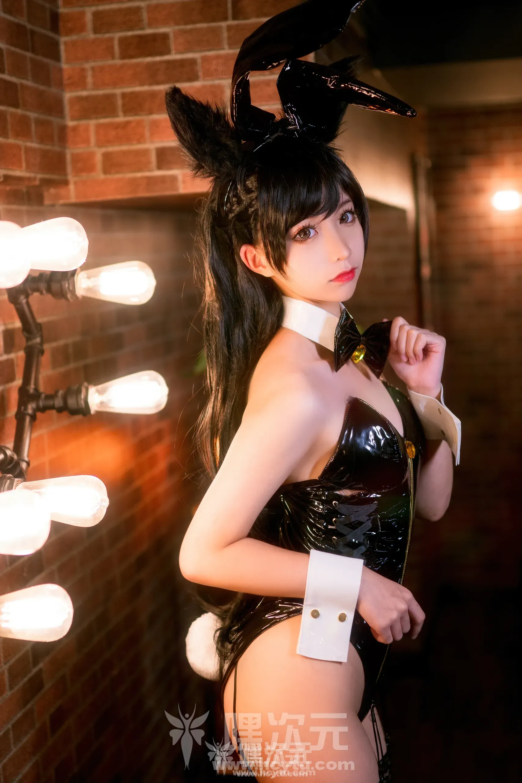 蠢沫沫《爱宕兔女郎》 – 复古酒馆中的性感魅力免费在线观看
