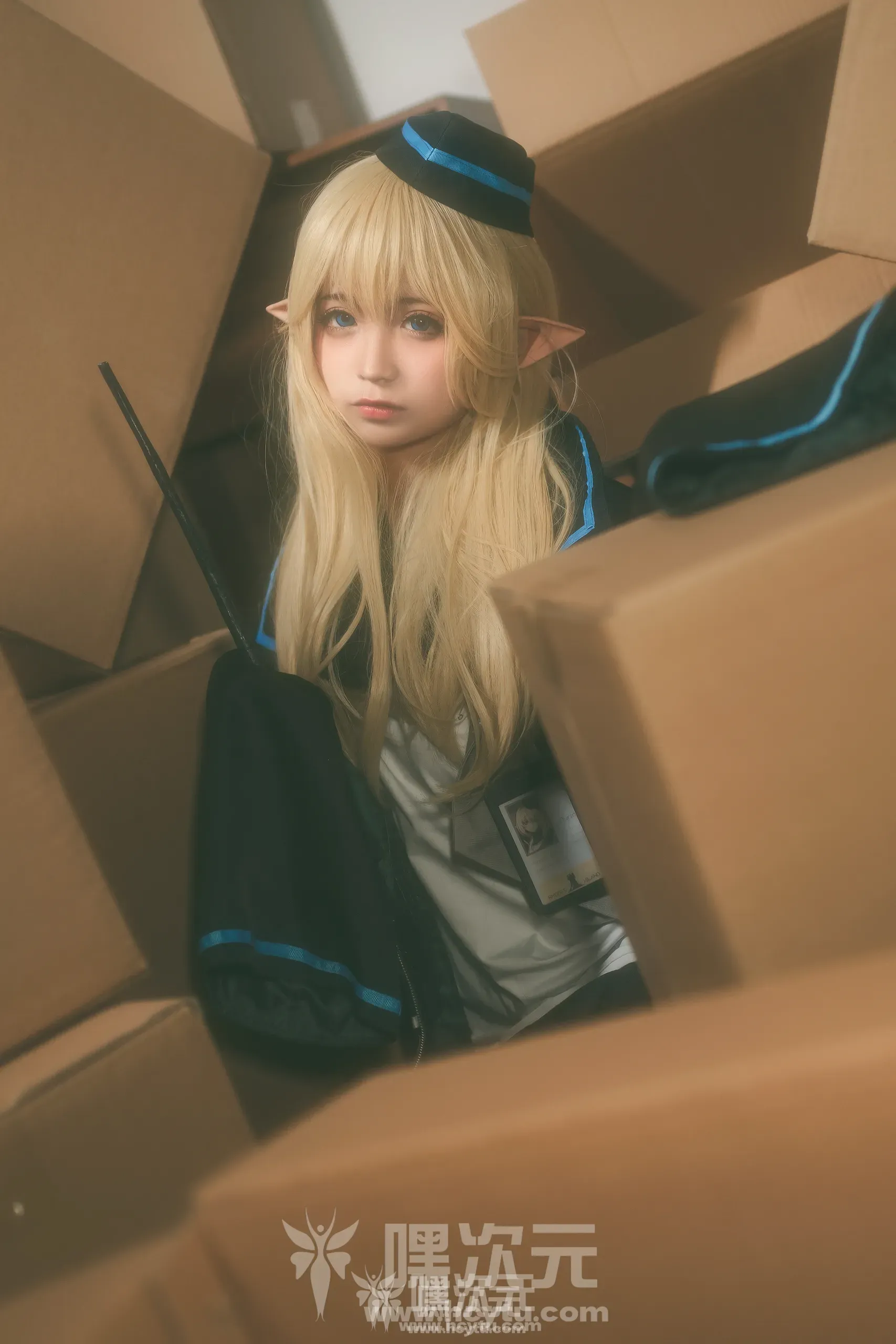 蠢沫沫《杜林Cosplay》 – 纸箱角落里的可爱JK少女免费在线观看