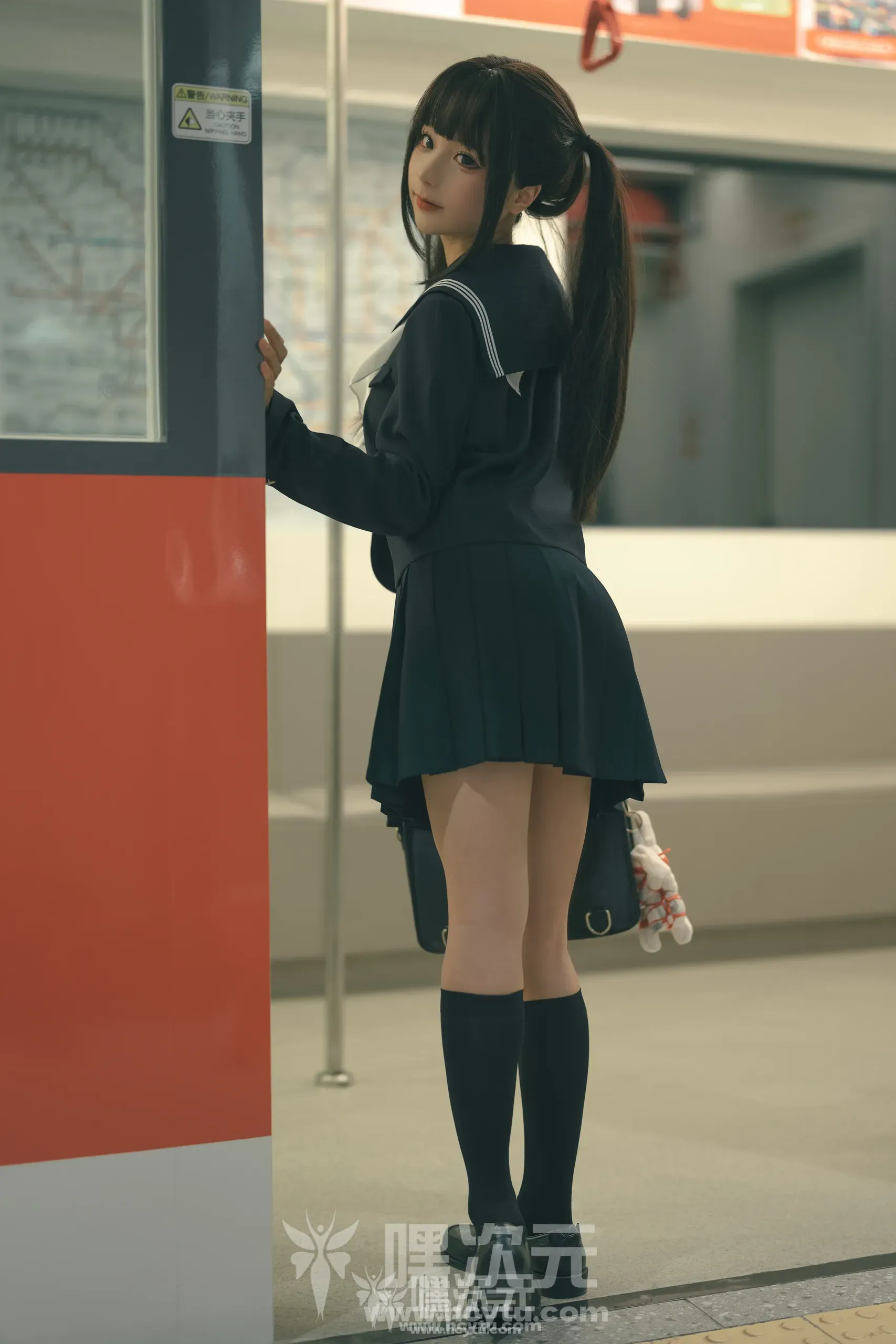蠢沫沫 – 任务 绅士版 写真图片欣赏
