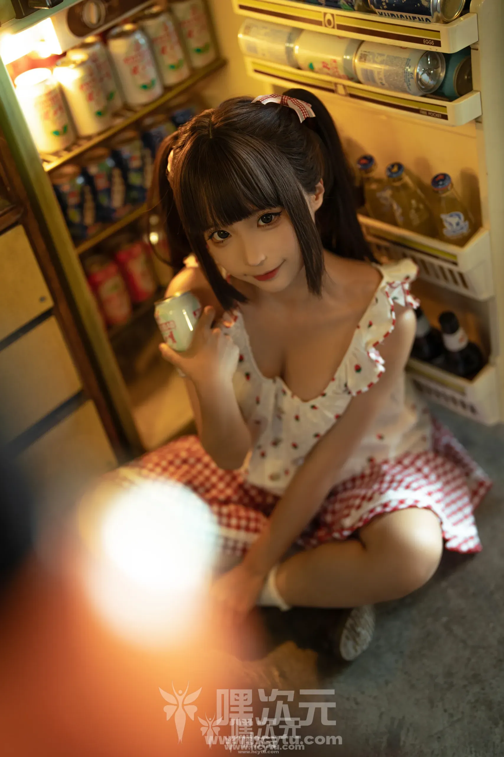 蠢沫沫 – 红格子写真图片-嘿次元
