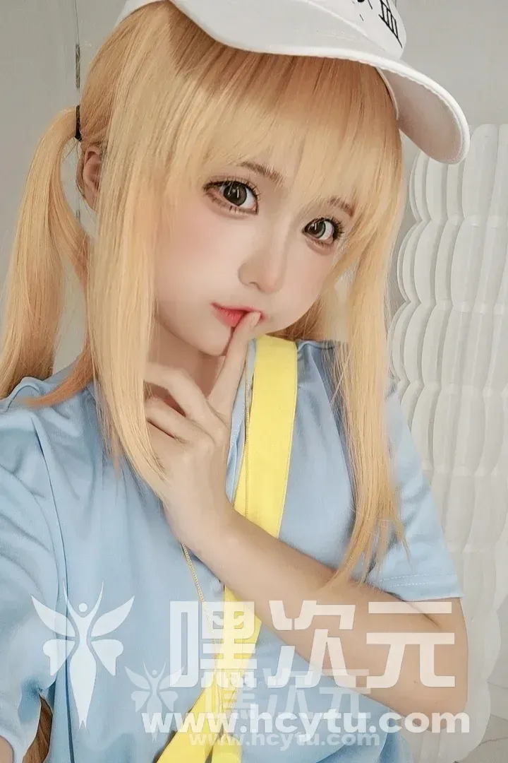 蠢沫沫 – 血小板+黄漫老师+洛天依+间谍过家家 自拍写真图片欣赏