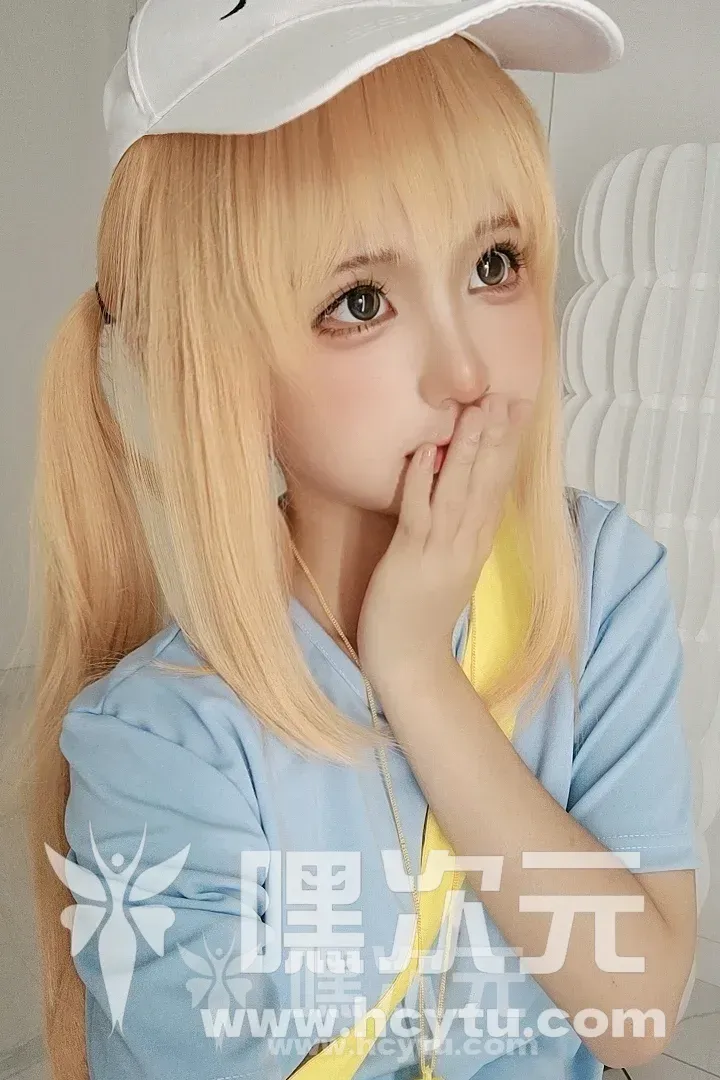蠢沫沫 – 血小板+黄漫老师+洛天依+间谍过家家 自拍写真图片欣赏
