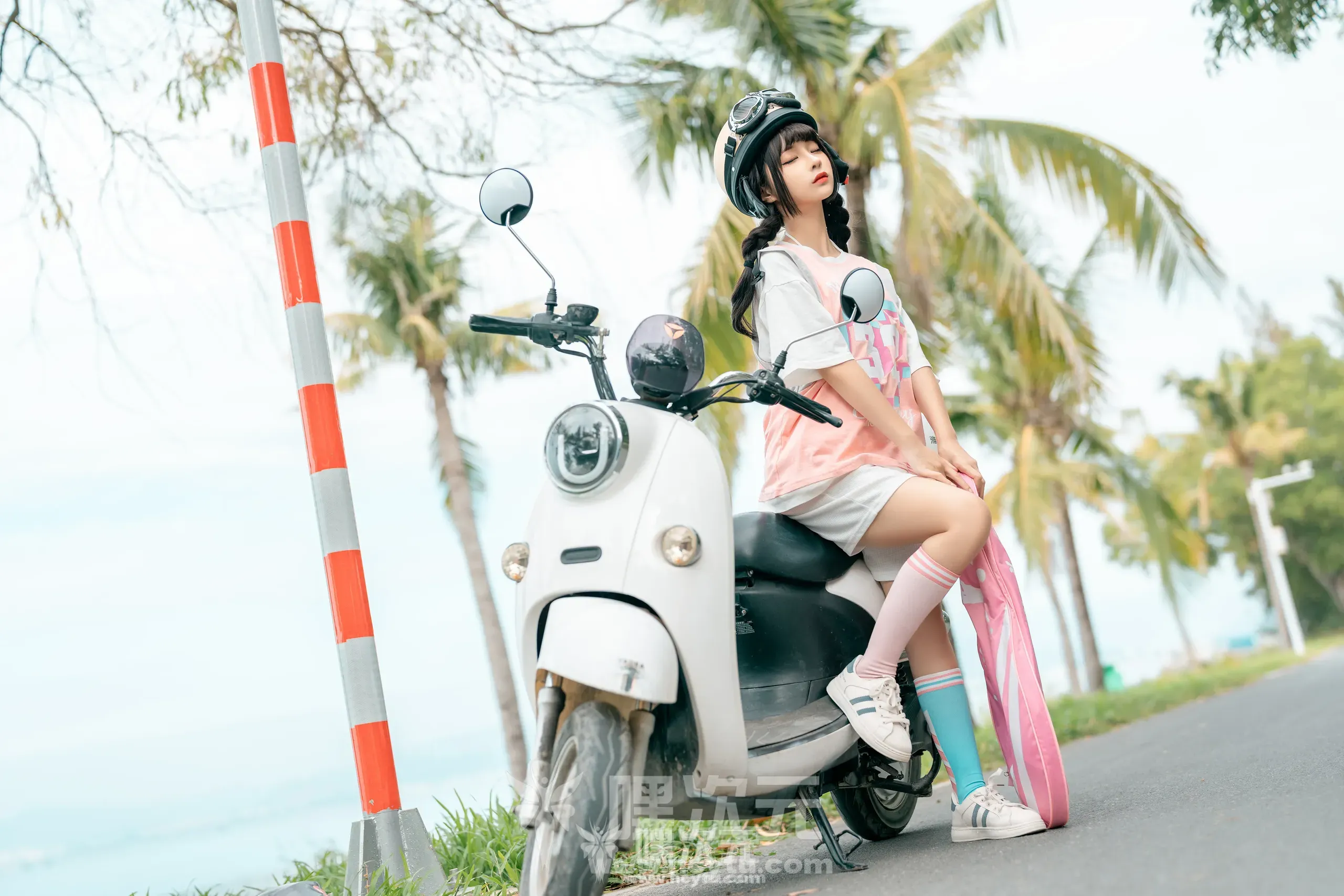 蠢沫沫 小电车 美女写真图片欣赏