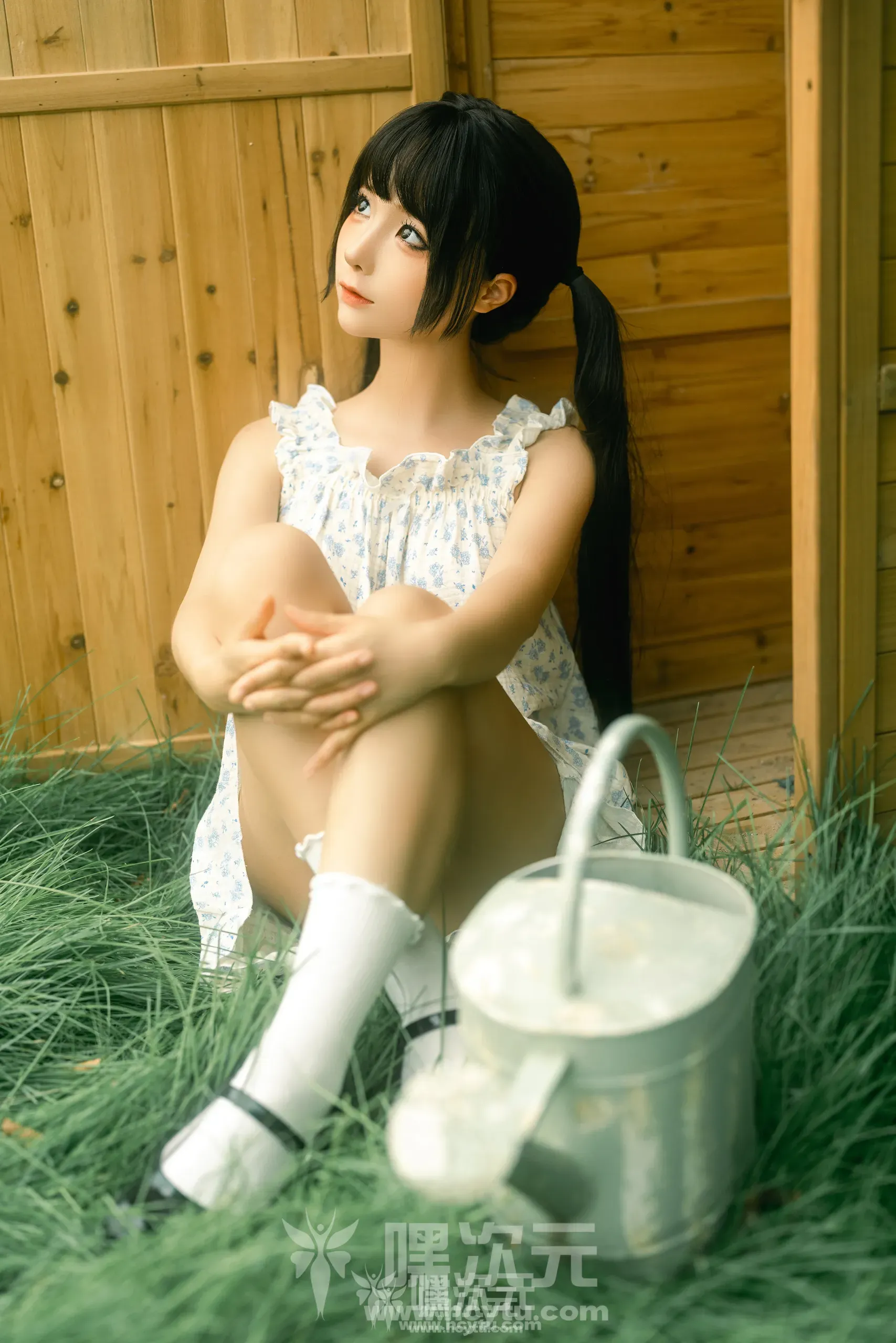 蠢沫沫 木箱 美女写真图片欣赏