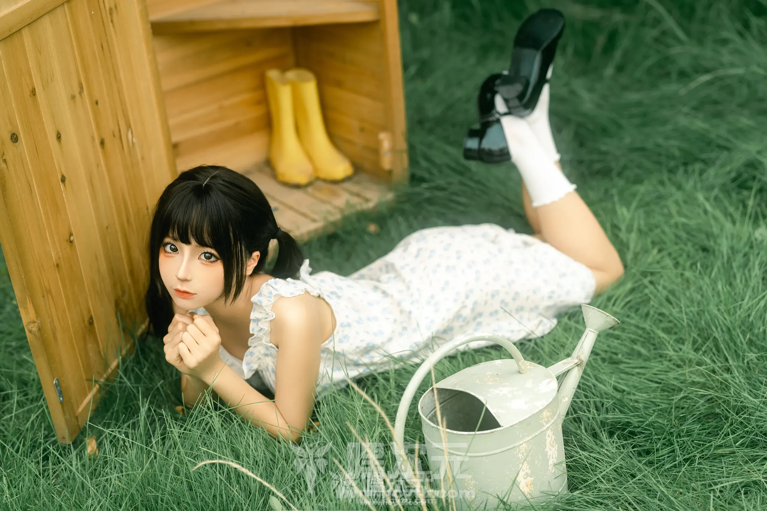 蠢沫沫 木箱 美女写真图片欣赏