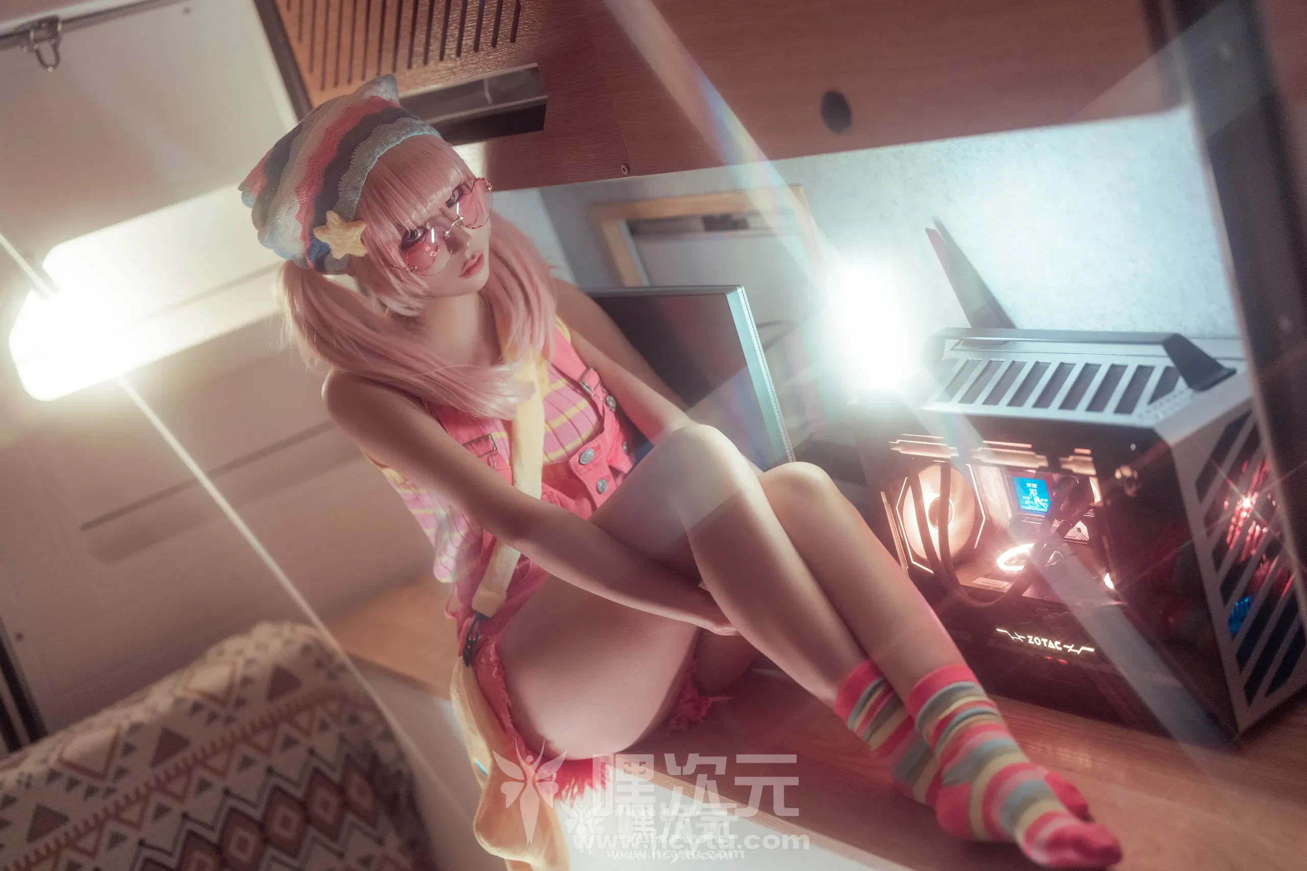 蠢沫沫 《烟》[二月作品][在线欣赏]