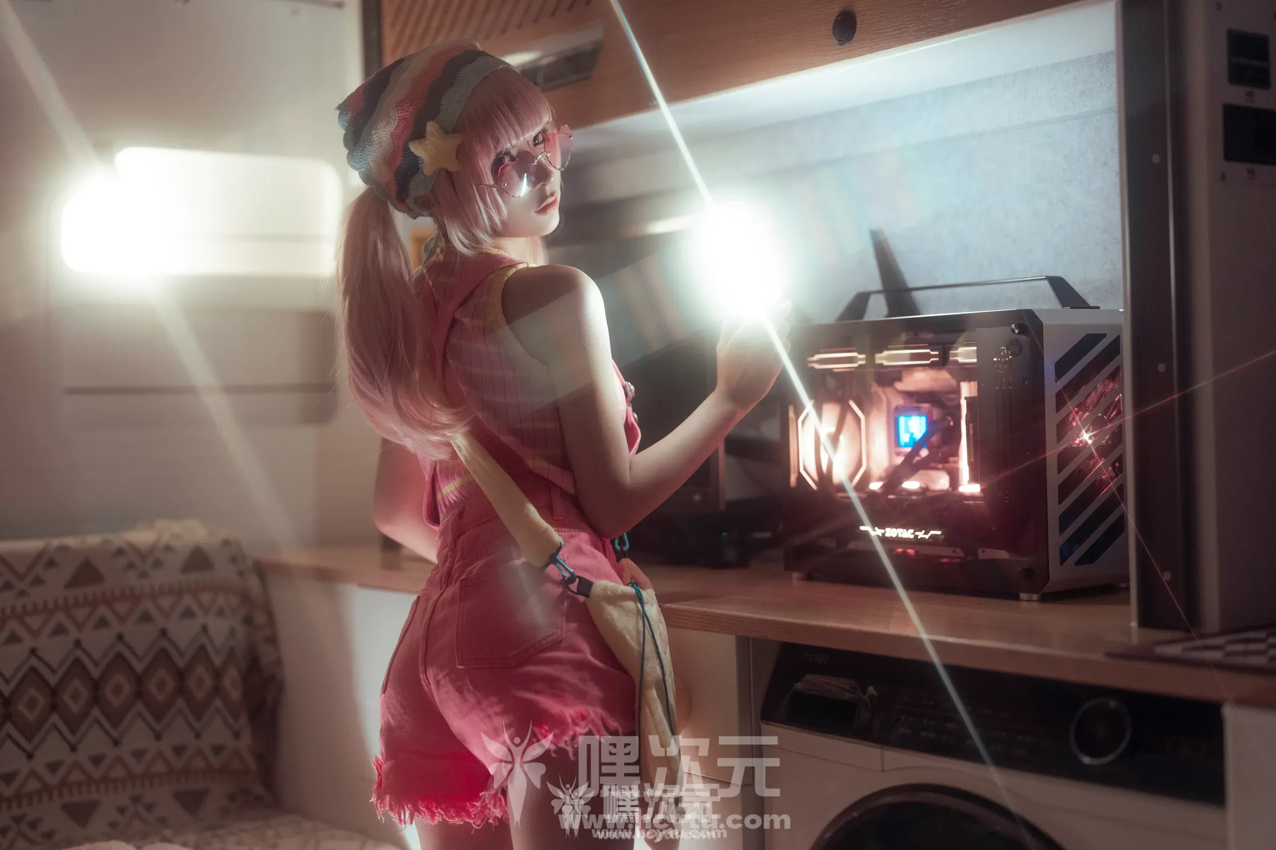 蠢沫沫 《烟》[二月作品][在线欣赏]