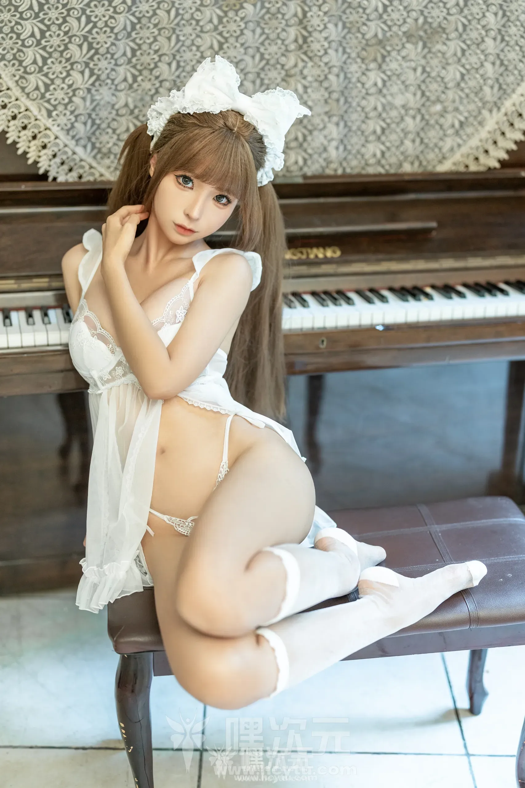 蠢沫沫 《小娇妻》[三月作品][在线欣赏]