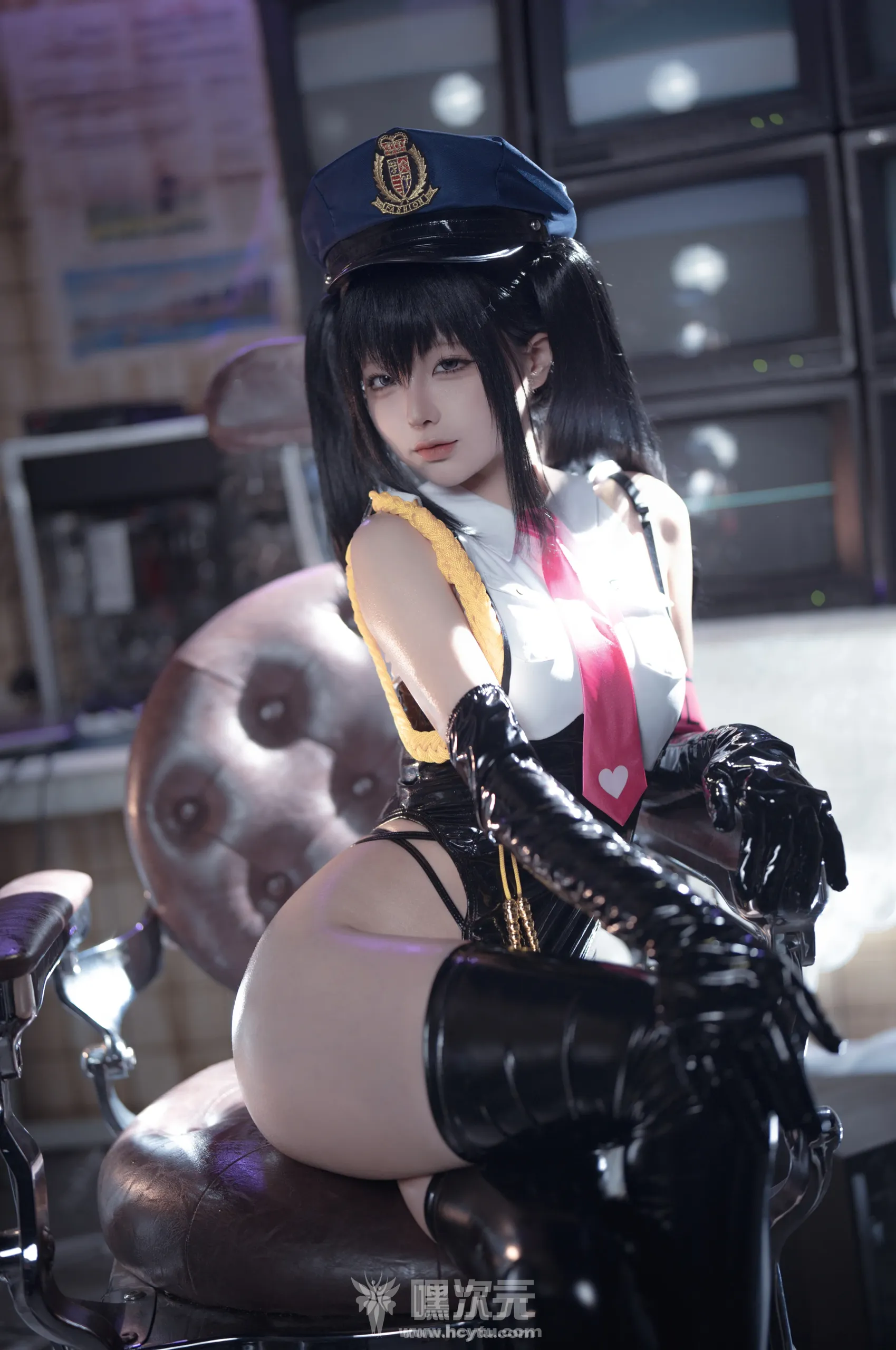 蠢沫沫 《女警》最新写真图片-嘿次元